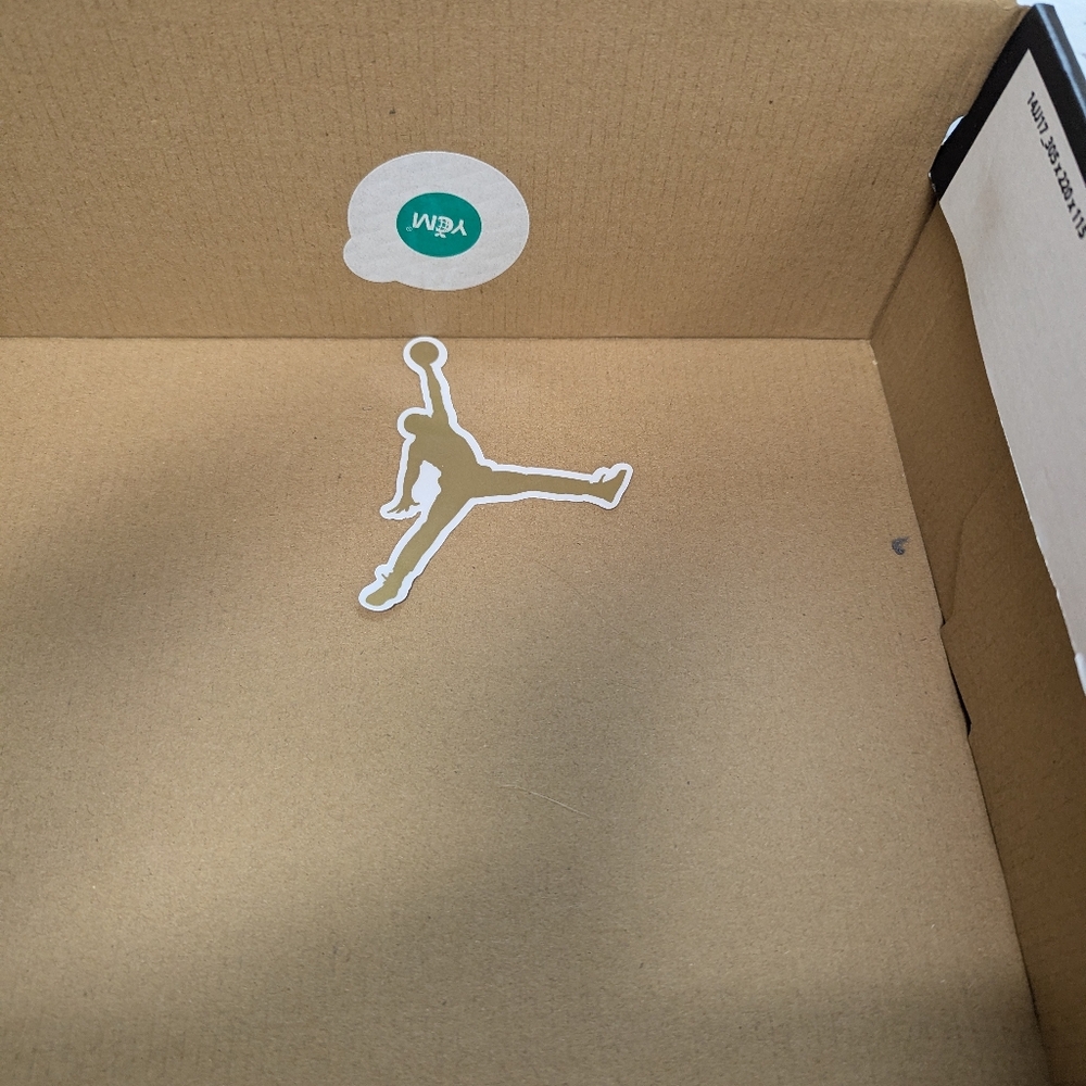 Jordan MVP 92 Sneakers - Picture 2 of 9